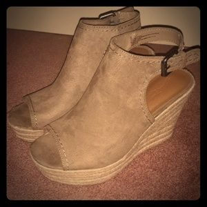 NWOT Tan Wedges